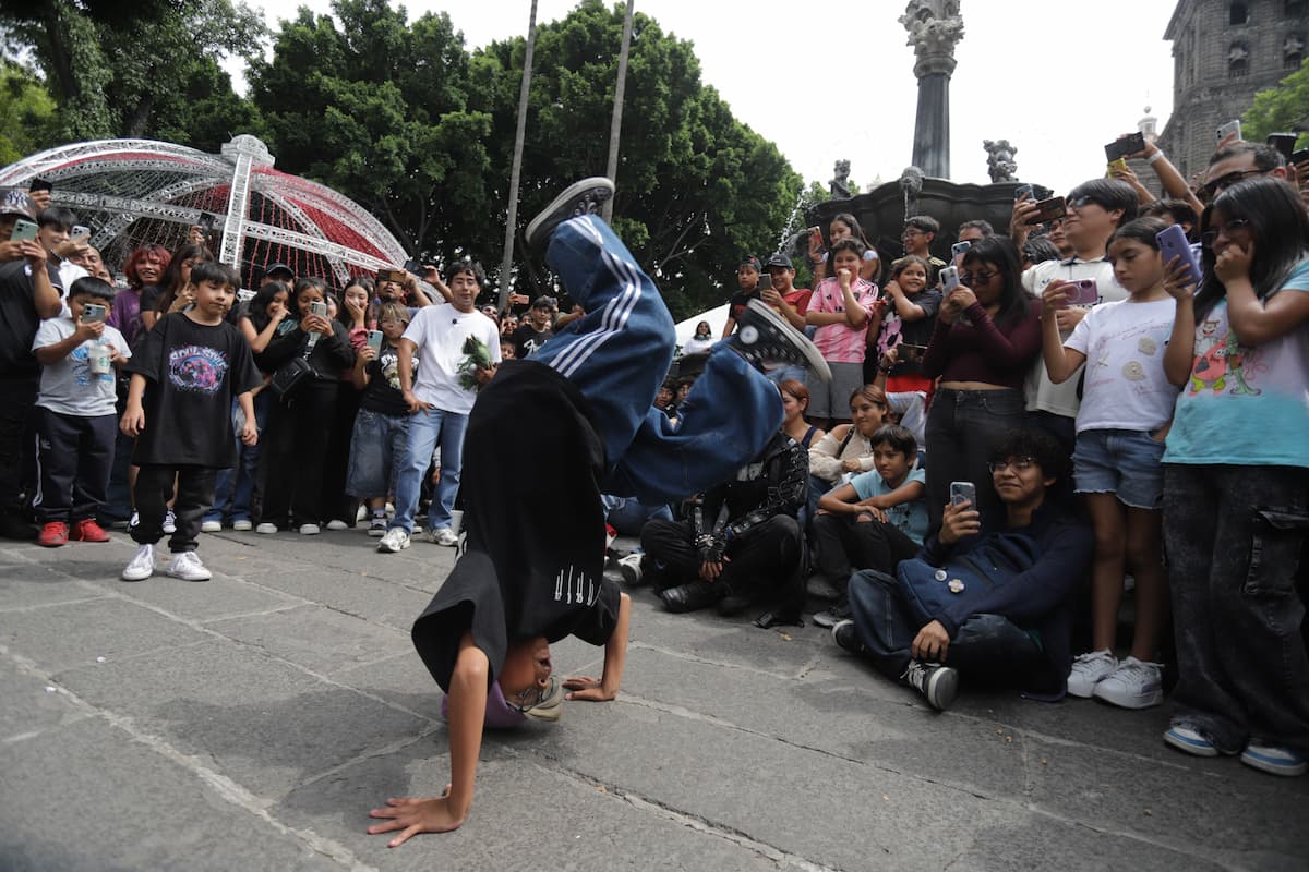 Así se vivió la competencia de farmear aura en el Zócalo de Puebla