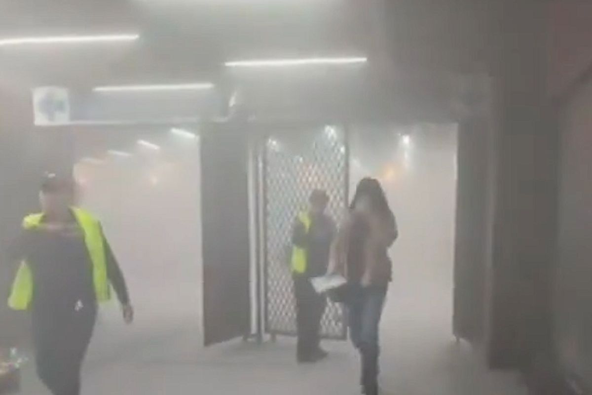 Personal del Metro CDMX desalojó la estación Tasqueña tras el conato de incendio en un vagón | Foto: Cortesía