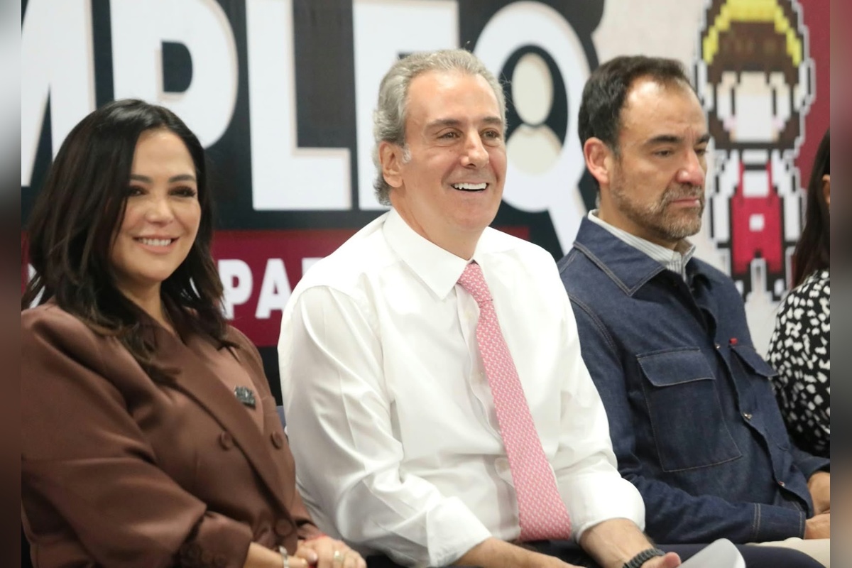Acerca Pepe Chedraui a jóvenes a opciones de empleo | Foto: Cortesía