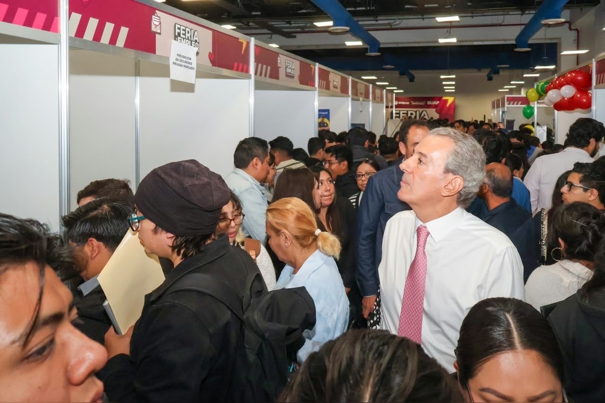 Acerca Pepe Chedraui a jóvenes a opciones de empleo