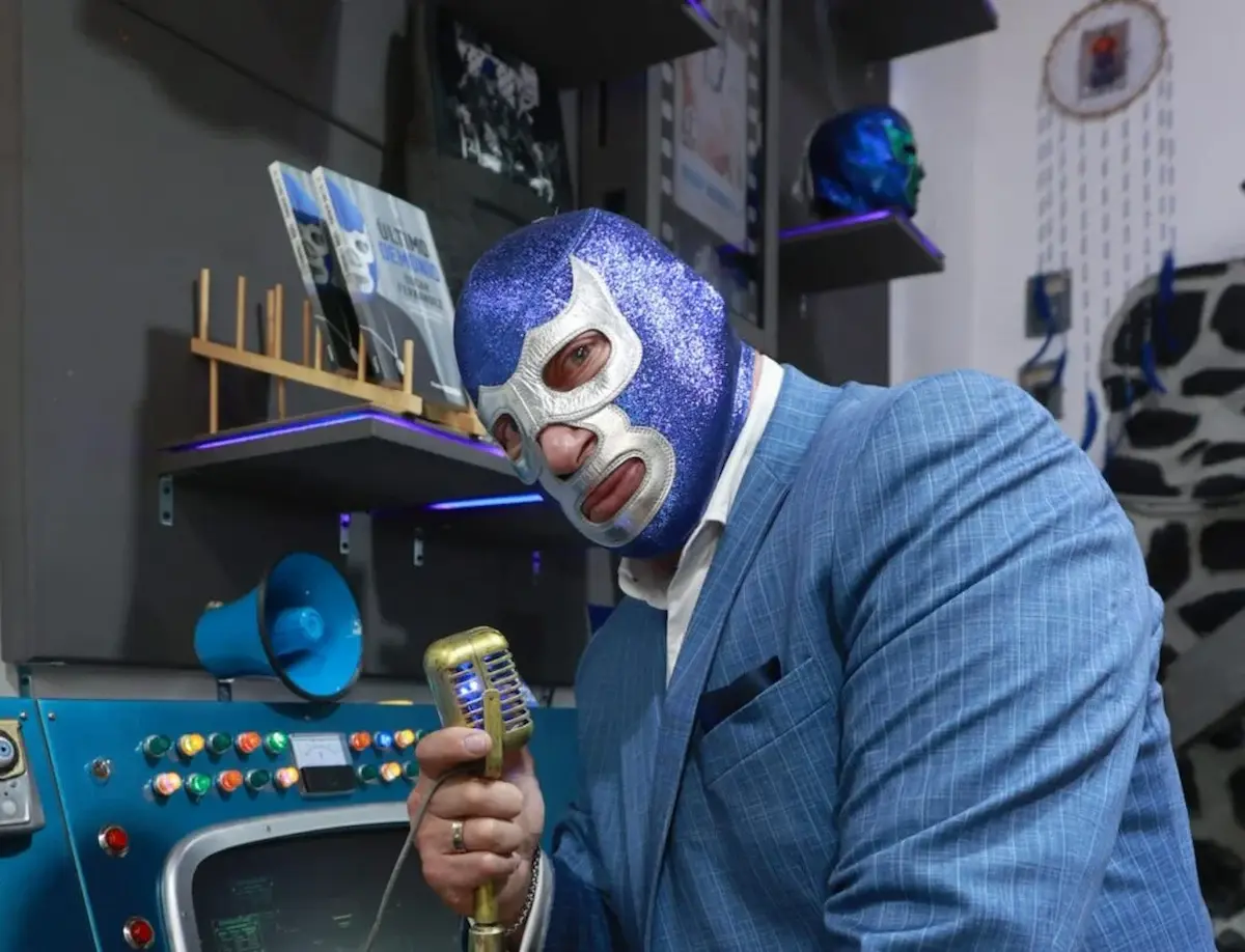 Blue Demon Jr. estudia medicina regenerativa