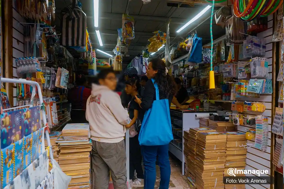 Poblanos gastan en lista de útiles hasta 3 mil pesos