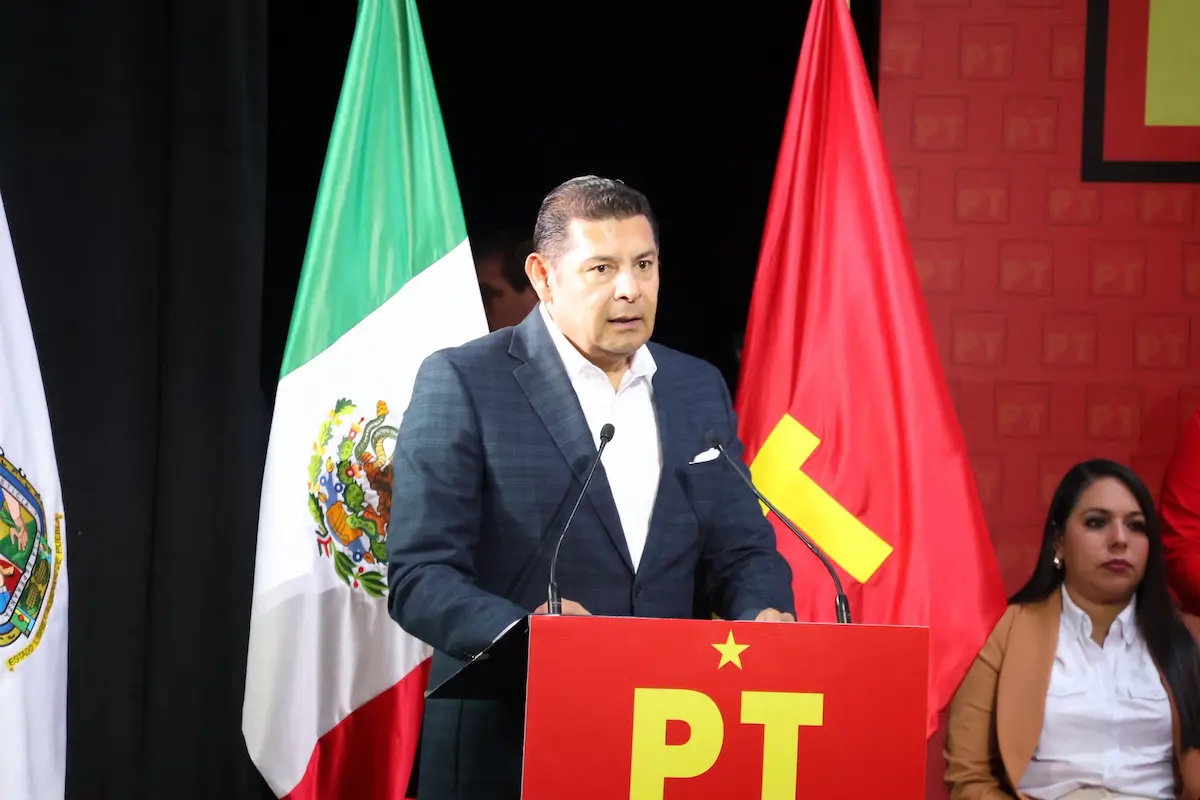 Dirigente del PT defiende a Ariadna Ayala en medio de caos en Atlixco