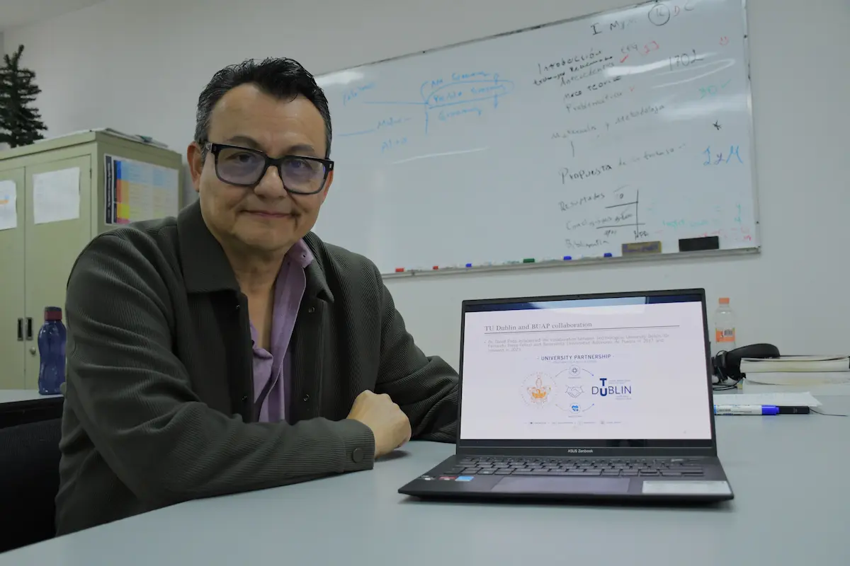 Realiza académico BUAP visita de investigación en Universidad de Irlanda