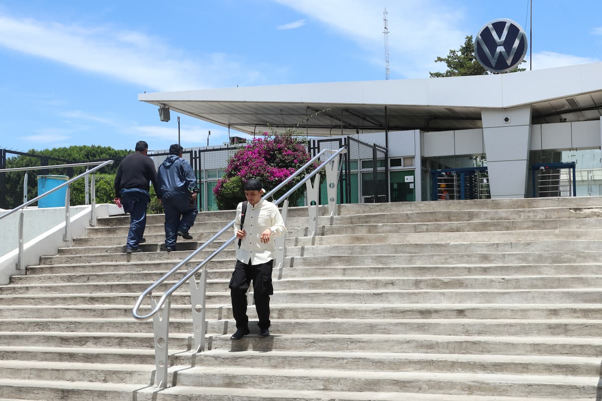 Despidos en Volkswagen Puebla: Notifican la baja de mil 200 trabajadores