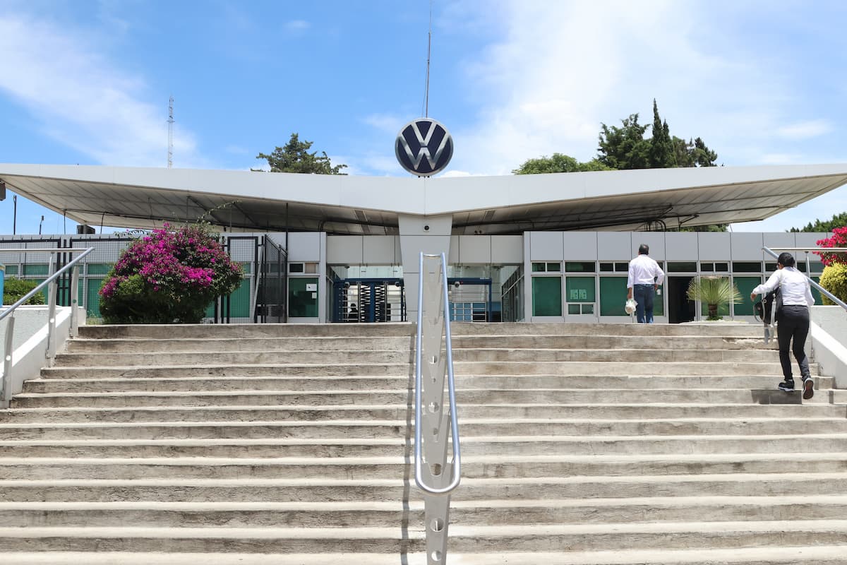 Despidos en Volkswagen Puebla: Notifican la baja de mil 200 trabajadores