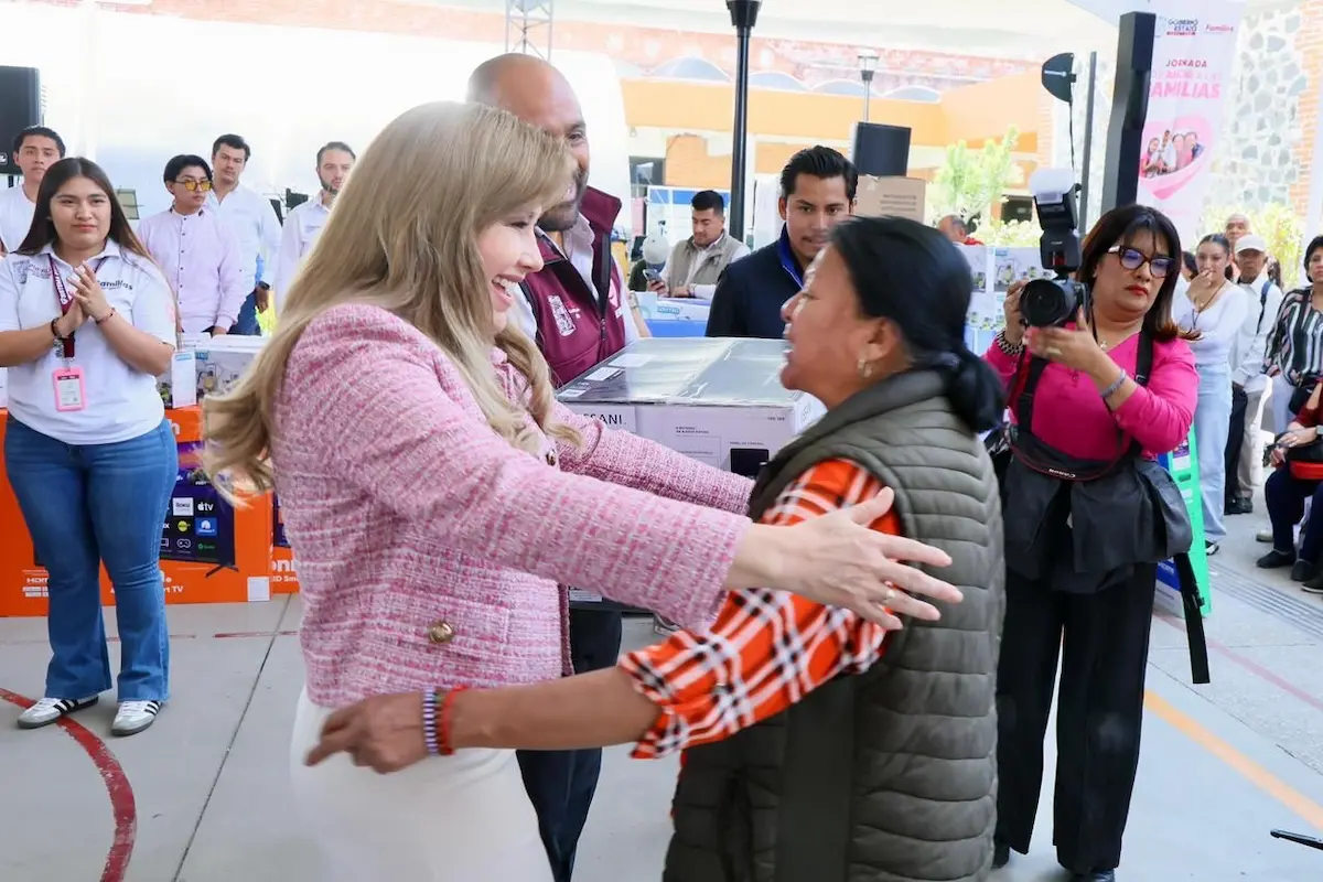 Personas adultas mayores son pilares en las familias: Armenta Mier