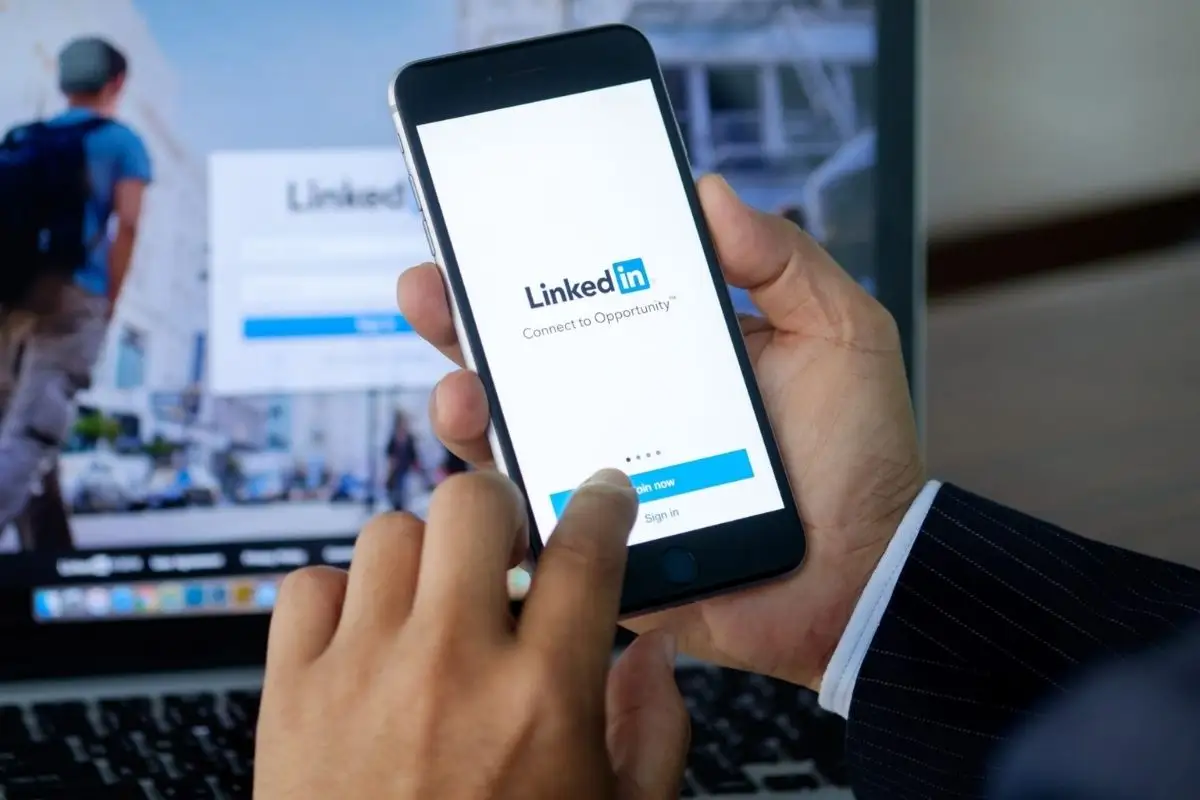 Solteros usan Linkedin como app de citas y este es el motivo