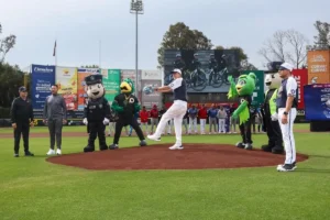 Encabeza Pepe Chedraui encuentro amistoso de béisbol entre Policía de la Ciudad y SSP Estatal