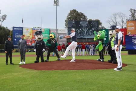 Encabeza Pepe Chedraui encuentro amistoso de béisbol entre Policía de la Ciudad y SSP Estatal