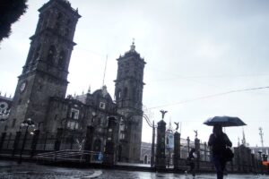Rehabilitación de fachada de la Catedral de Puebla | Foto: Agencia Enfoque