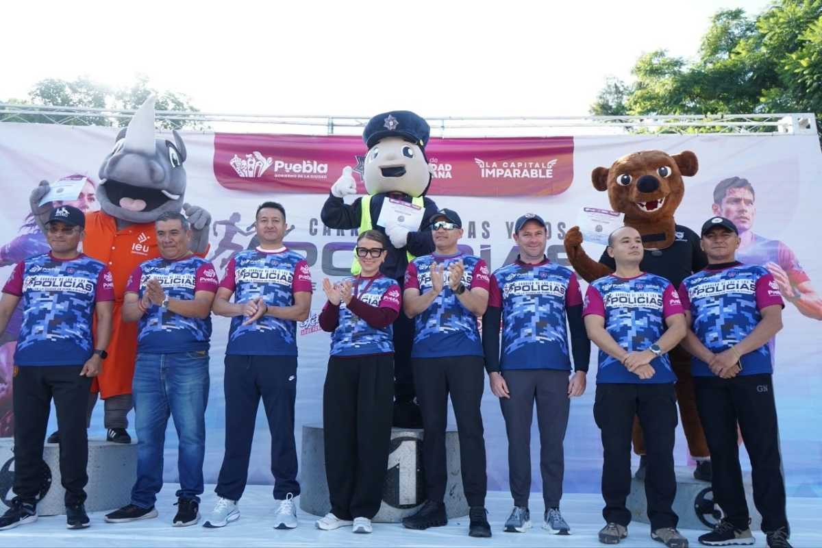 Policías de la Ciudad de Puebla participan en la Carrera de las y los Policías de la Ciudad 2026, impulsada por el gobierno de Pepe Chedraui | Foto: Cortesía