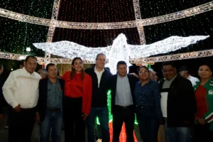 Encienden luces de fiestas patrias en Puebla