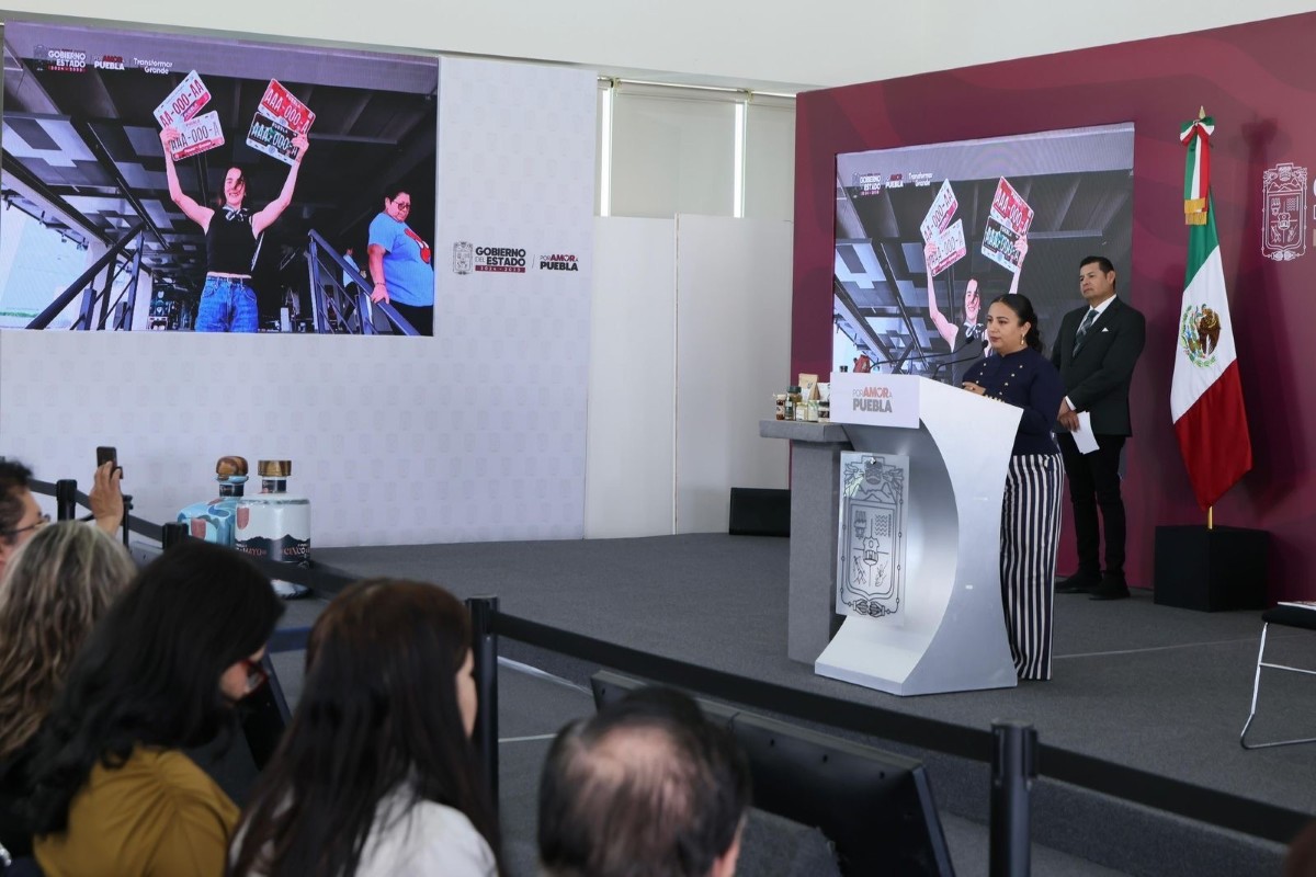 Gobierno del Estado presenta el programa "Ponte al Día" con descuentos para regularizar placas y adeudos vehiculares en Puebla | Foto: Cortesía