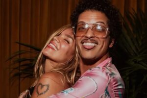 Karol G y Bruno Mars son novios