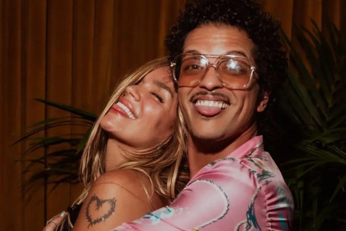 Karol G y Bruno Mars son novios