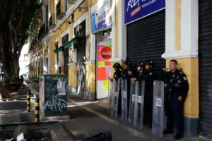 Liberan la 5 de Mayo de ambulantes tras regreso a clases