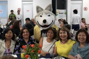 Celebra BUAP a jubiladas y jubilados universitarios