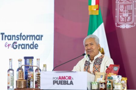 Mantiene SEP atención permanente a la Escuela Normal Rural "Carmen Serdán" de Teteles 13 Manuel Viveros Narciso, secretario de Educación Pública del Estado, presenta el diagnóstico de atención a la Escuela Normal Rural "Carmen Serdán" de Teteles | Foto: Cortesía