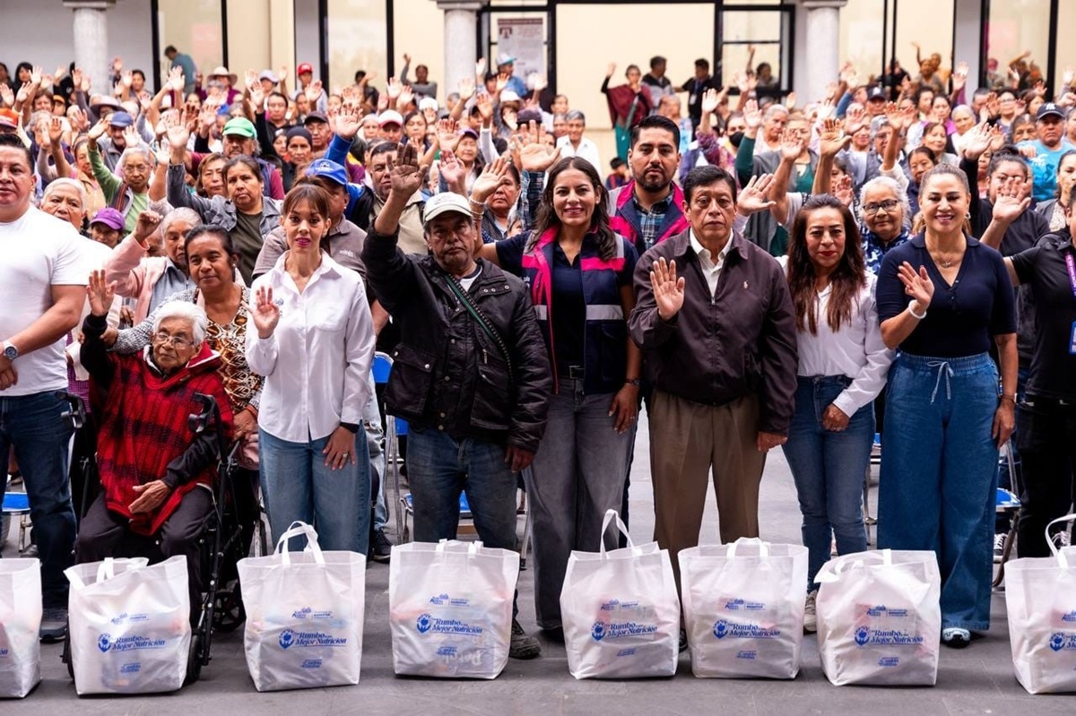 Acerca Lupita Cuautle apoyos alimentarios a más de 3 mil familias de San Andrés Cholula 3 Acerca Lupita Cuautle apoyos alimentarios a más de 3 mil familias de San Andrés Cholula