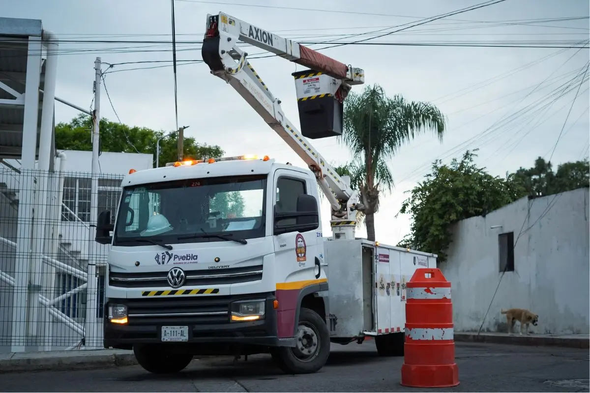 ¿Cómo reportar baches en Puebla, luminarias y fugas?