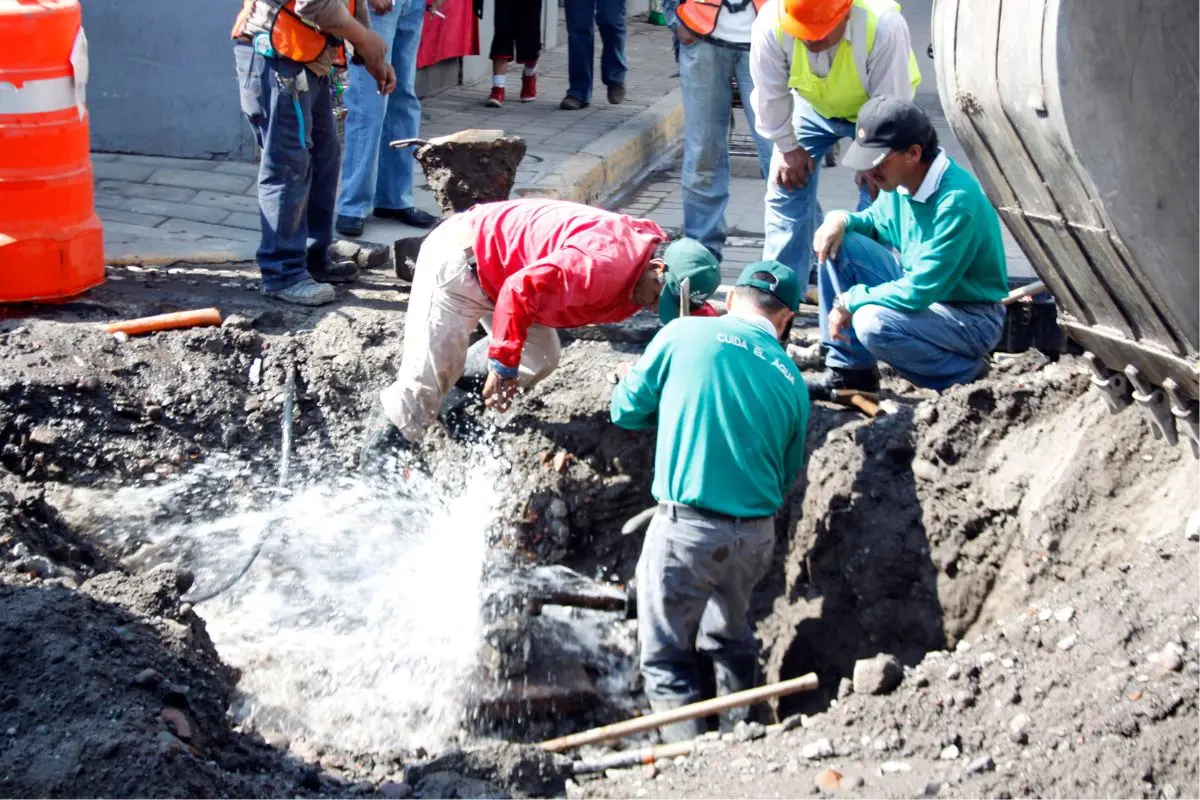 ¿Cómo reportar baches en Puebla, luminarias y fugas?