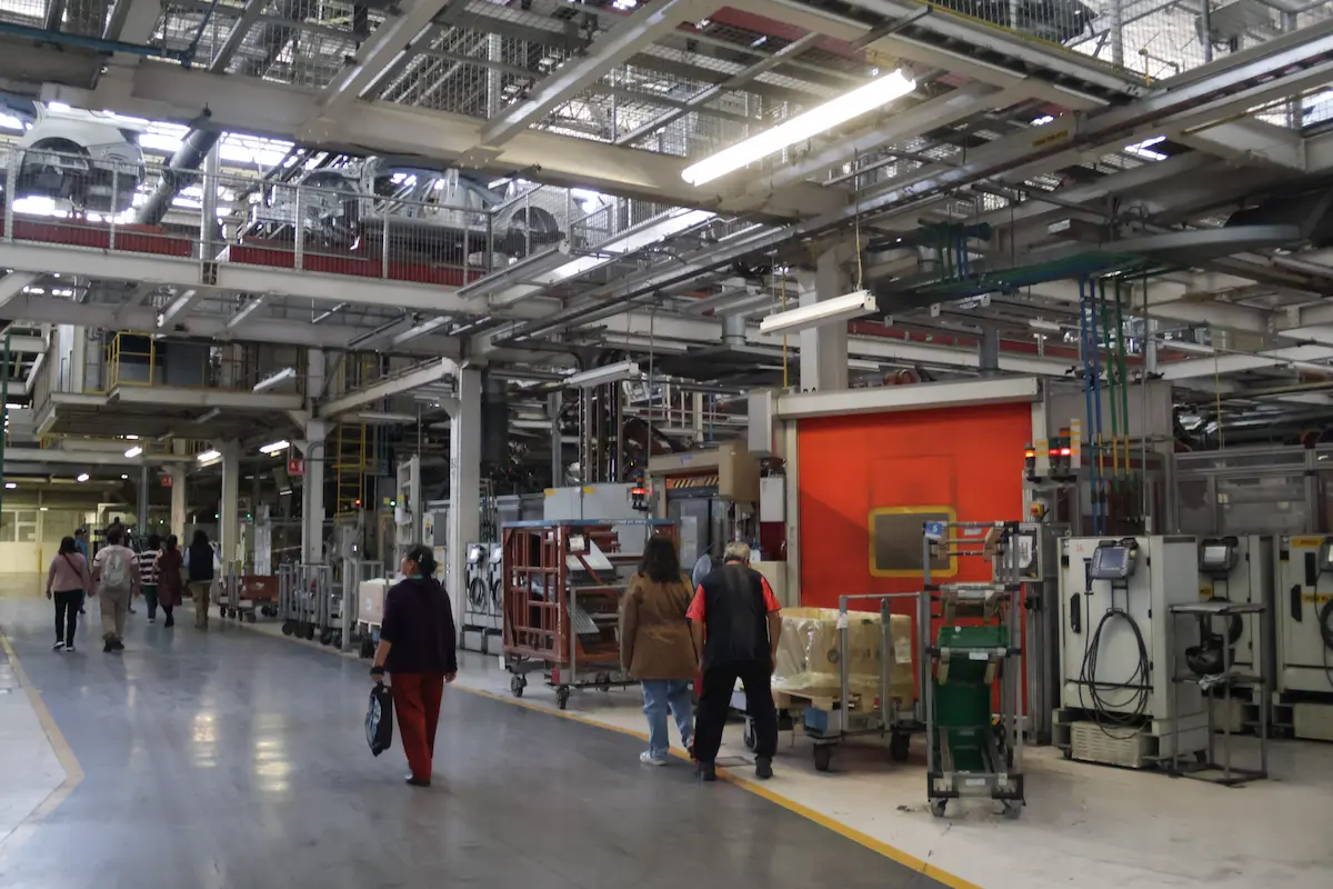 Volkswagen prepara recorte de 50 mil empleos