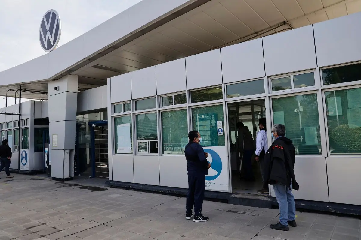 Volkswagen recontratará en 2027 a 611 trabajadores