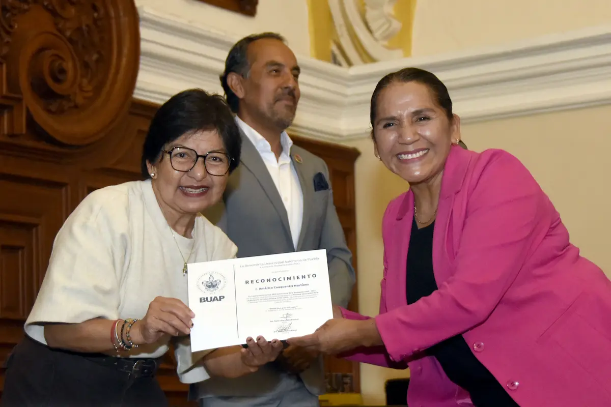 Entrega Rectora Lilia Cedillo reconocimientos a la primera generación de egresados de la FACUFI