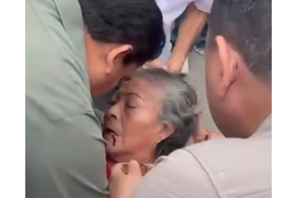 (VIDEO) Claudia Sheinbaum auxilió a una mujer que se desmayó