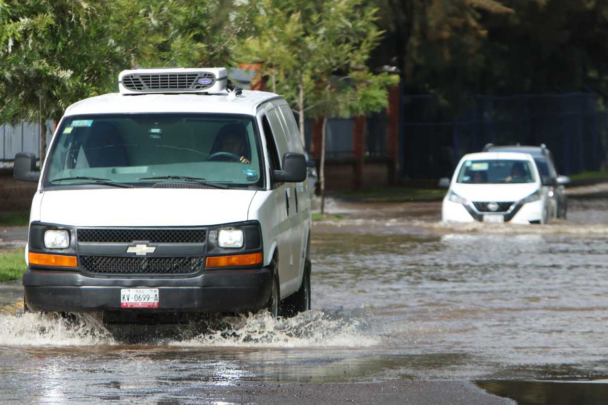 Trabajos contra inundaciones en el bulevar 5 de Mayo | Foto: Agencia Enfoque