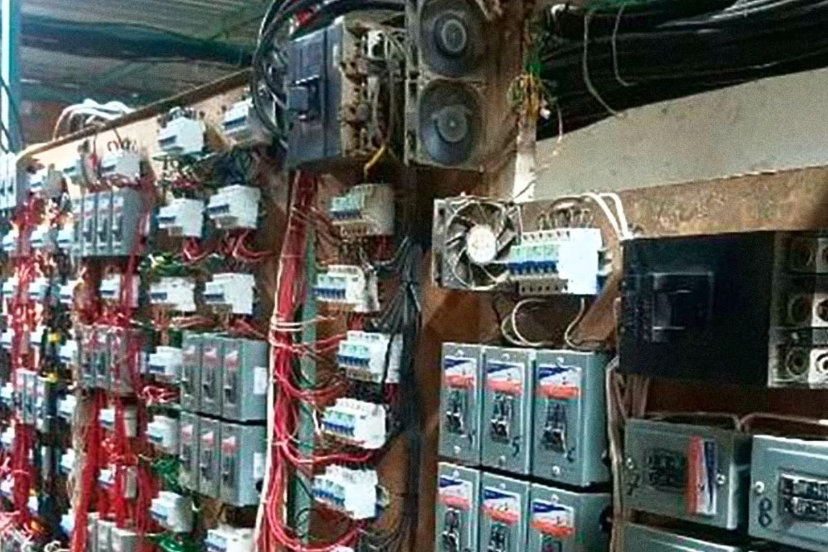 Aseguran inmueble de minería de criptomonedas en Tlaola, Puebla | Foto: SSP