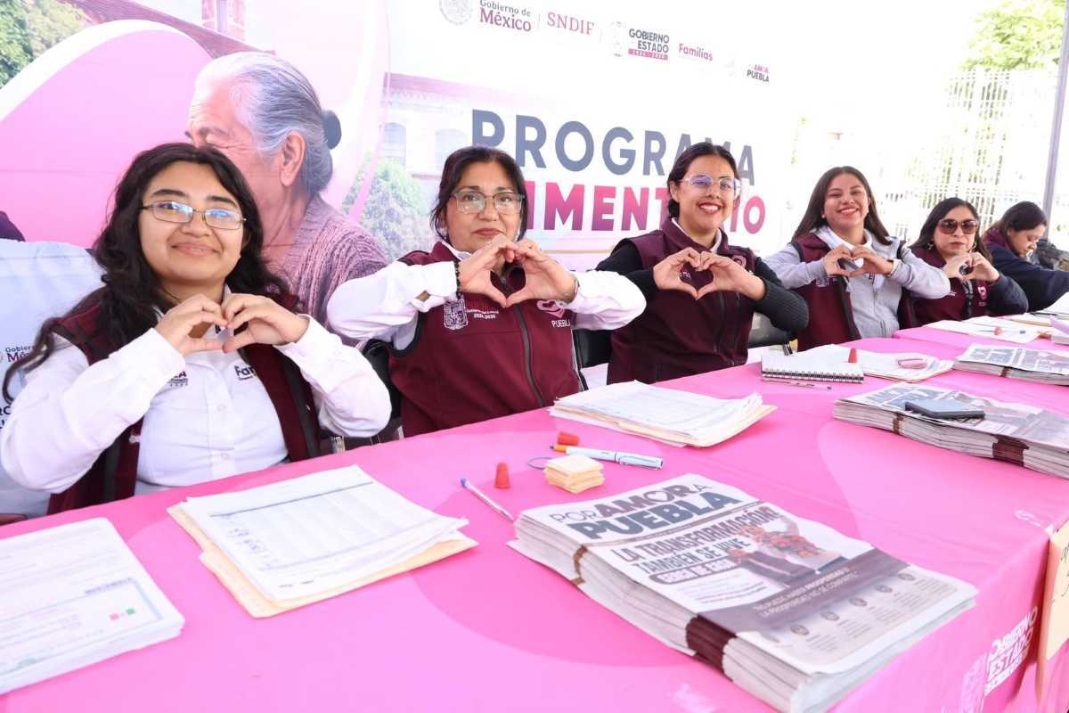 SEDIF entrega canastas alimentarias a familias vulnerables de la capital poblana | Foto: Cortesía