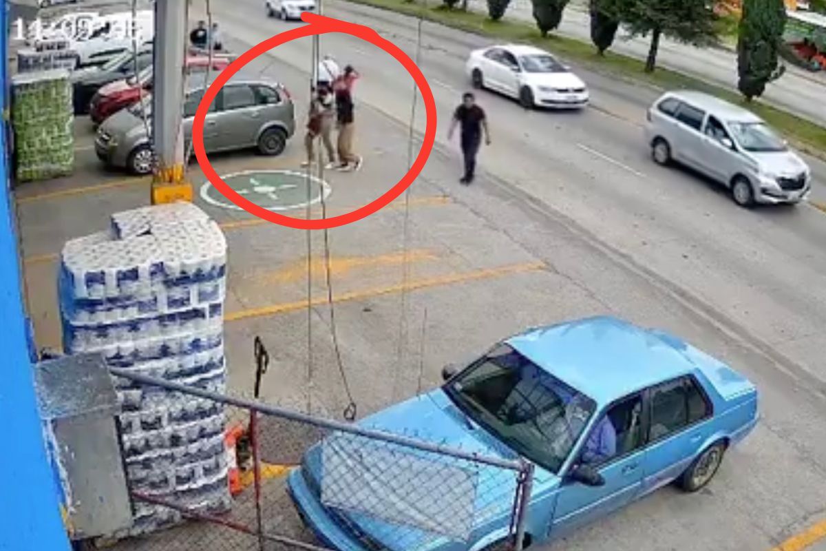 Trabajador salva a niña de ser atropellada en la 11 Sur de Puebla