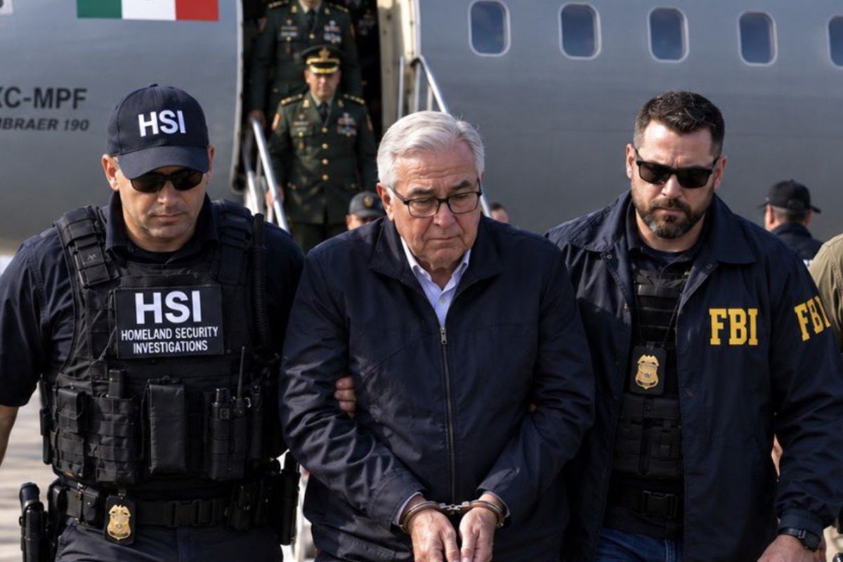 Imagen con IA de Rocha Moya escoltado por HSI y FBI difundida por Derek Maltz | Foto: Derek Maltz