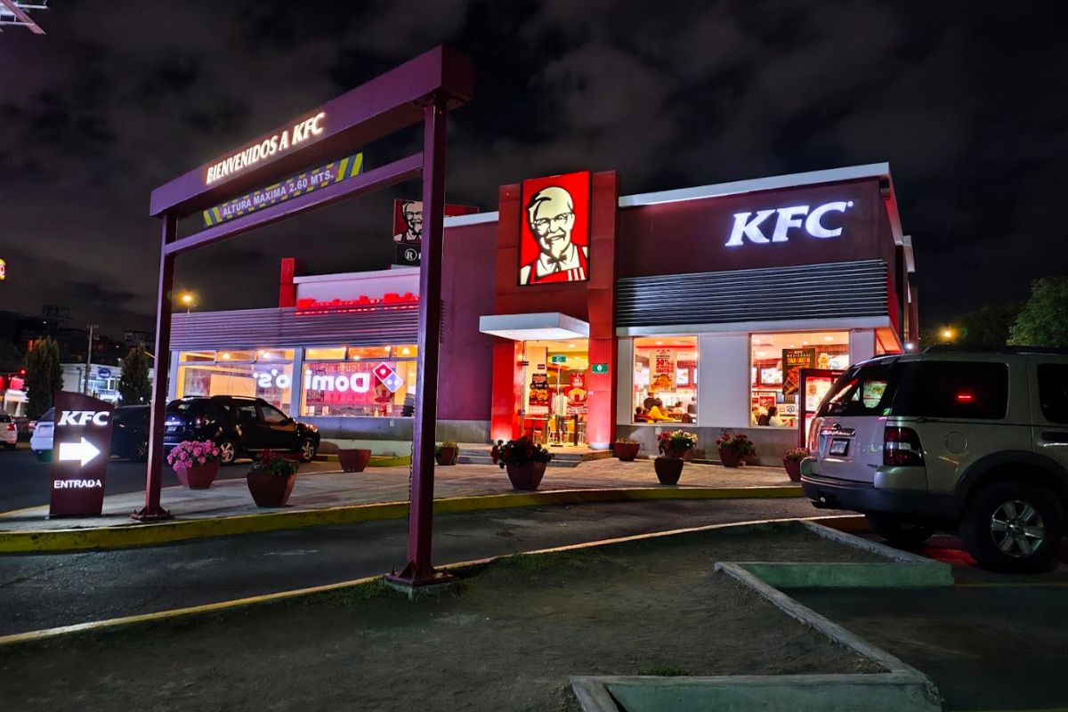 Bebé de tres meses muere en KFC de Plaza San Diego