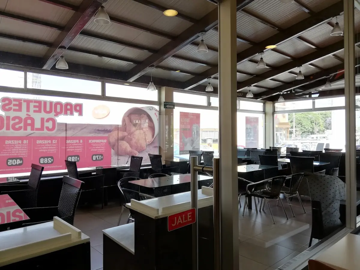 Bebé de tres meses muere en KFC de Plaza San Diego