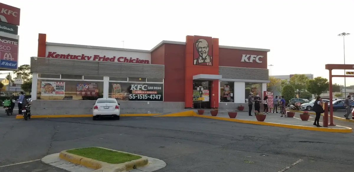Bebé de tres meses muere en KFC de Plaza San Diego