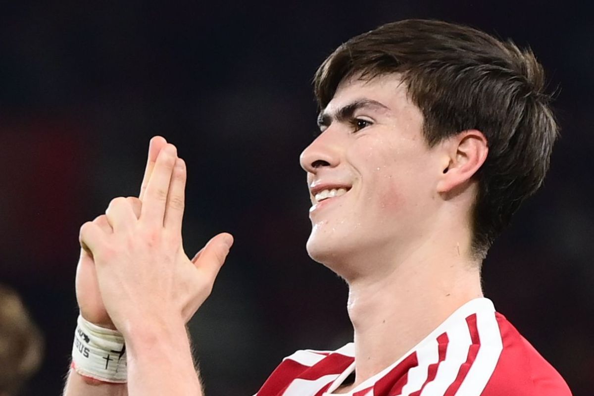 Armando "Hormiga" González celebra su doblete con Olympiacos | Foto: Olympiacos