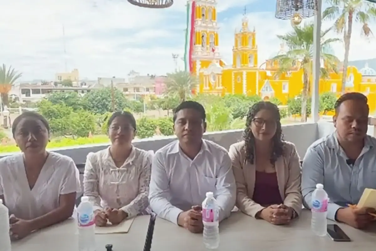 Regidores de Acatlán renuncian al cargo a un día de comparecer ante el Congreso 4 Regidores de Acatlán renunciaron antes de comparecer