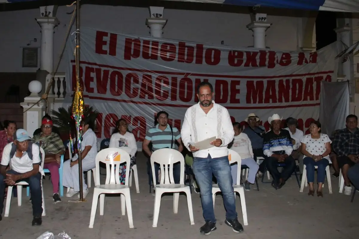 Regidores de Acatlán renunciaron antes de comparecer