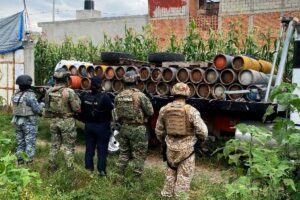 Desmantelan almacén de huachicol en Chignahuapan | Foto: SSP