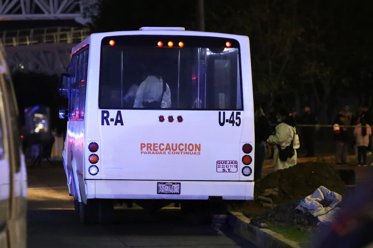 Joven no se da cuenta de asalto en la Ruta Azteca por llevar audífonos
