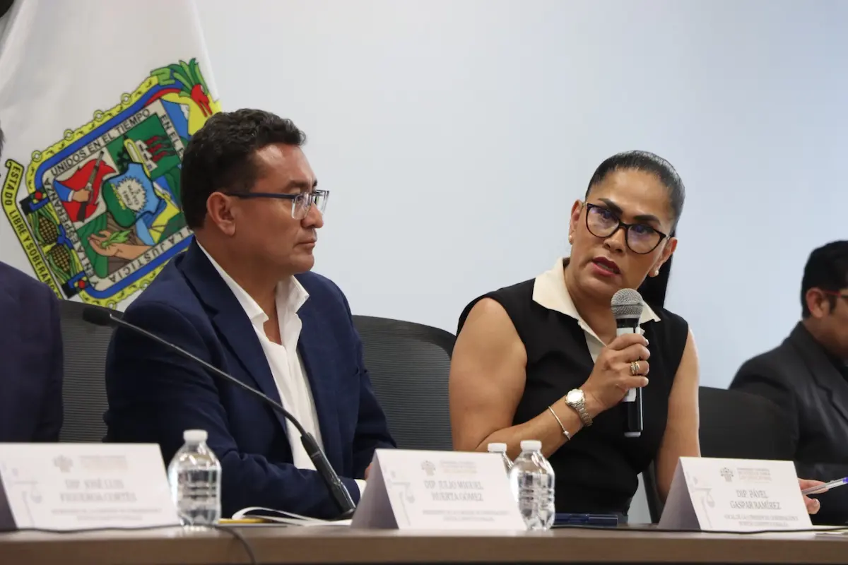Presentan en Comisión del Congreso informe sobre del estado que guarda el expediente respecto al Ayuntamiento de Acatlán  