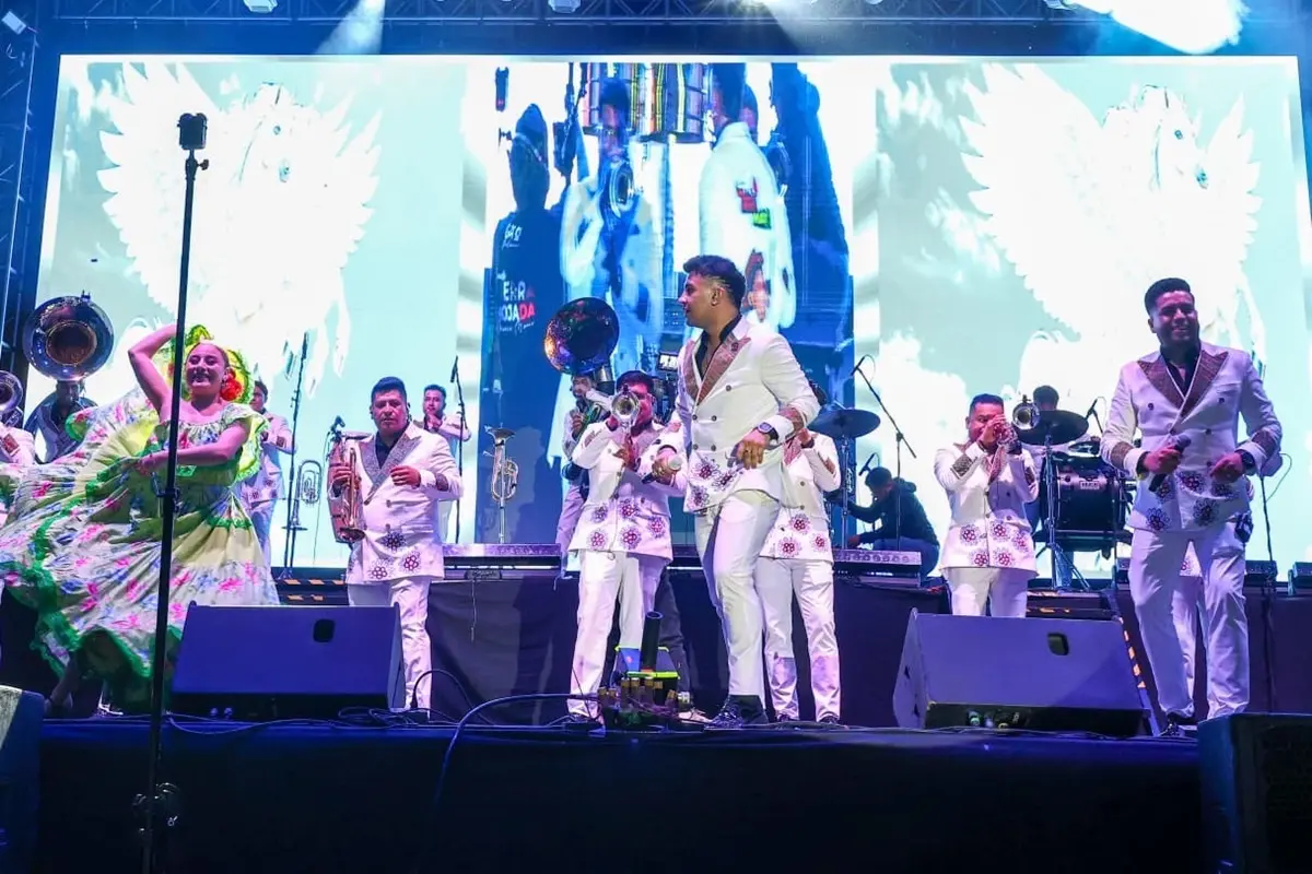 Banda Tierra Mojada pone ritmo carnavalero a la Gran Feria de Cholula