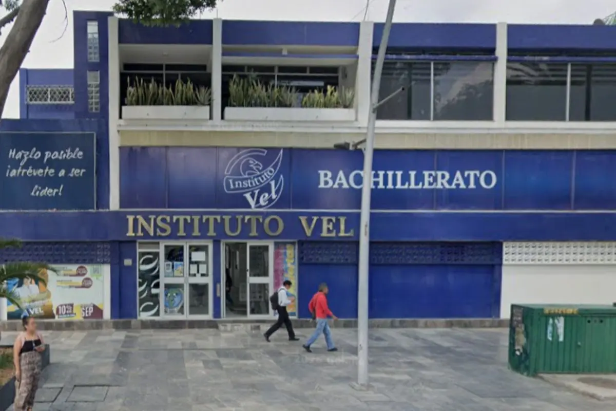 Nueve alumnos resultan intoxicados en el Instituto Vel de Puebla