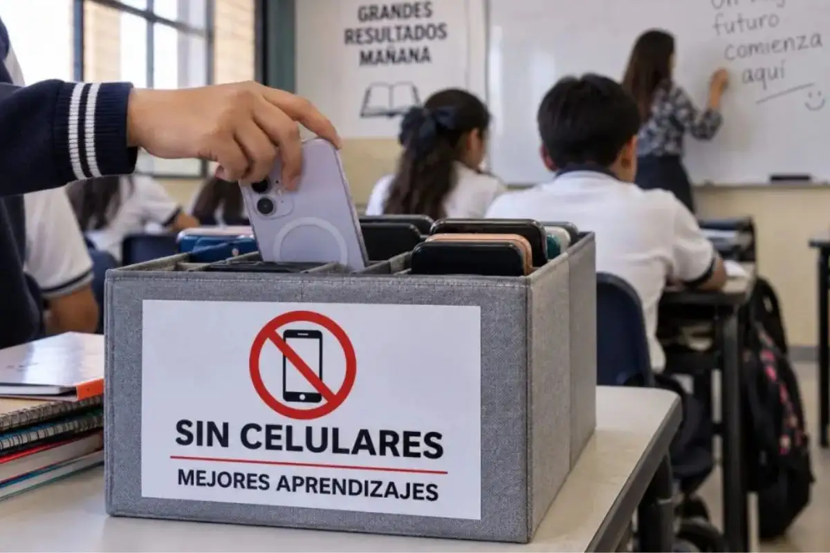 Uso de celulares en escuelas de Puebla estará prohibido