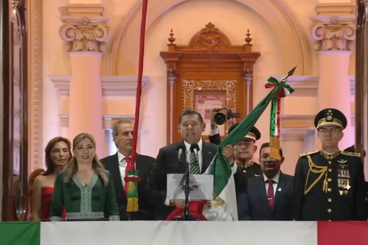 Armenta dedica el Grito de Independencia a madres buscadoras y mujeres de Puebla
