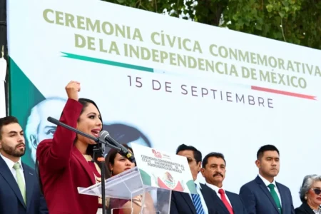 Encabeza Tonantzin Fernández ceremonia conmemorativa de la Independencia de México