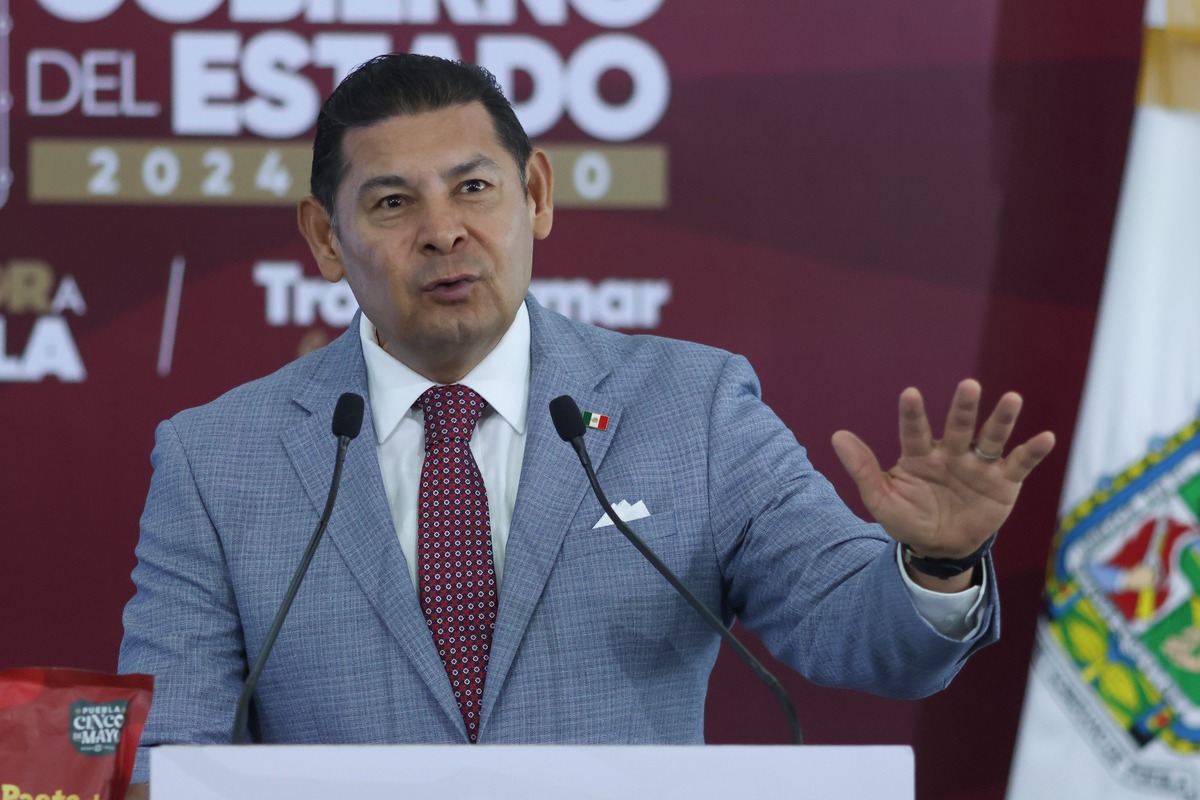 Armenta se reunirá con presidentes de concejos municipales en Puebla | Foto: Agencia Enfoque